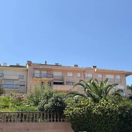 Centre Saint- Tropez - Piscine - Parking Privee شقة سان تروبيه